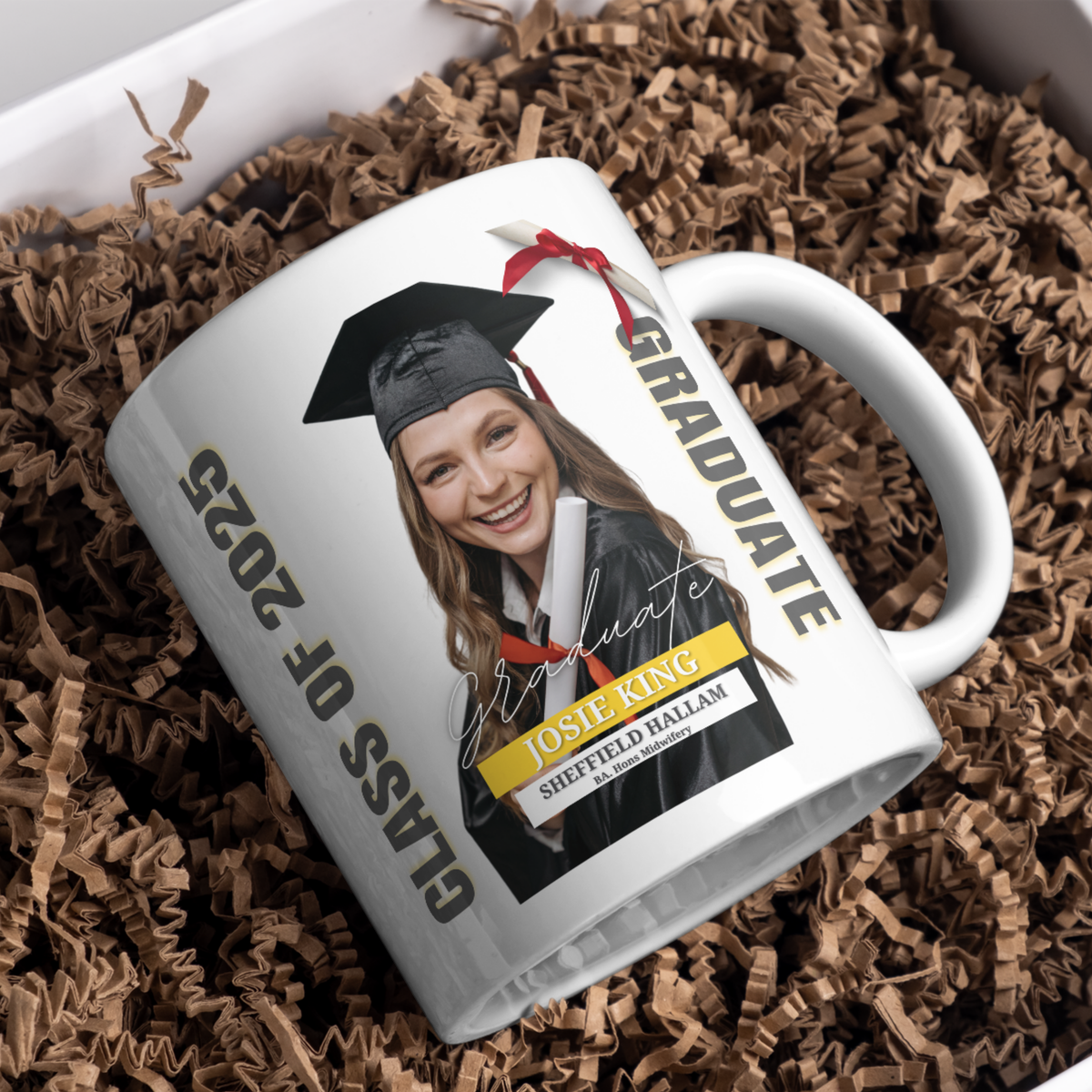 Graduation Photo Mug – gift presentation on paper packing